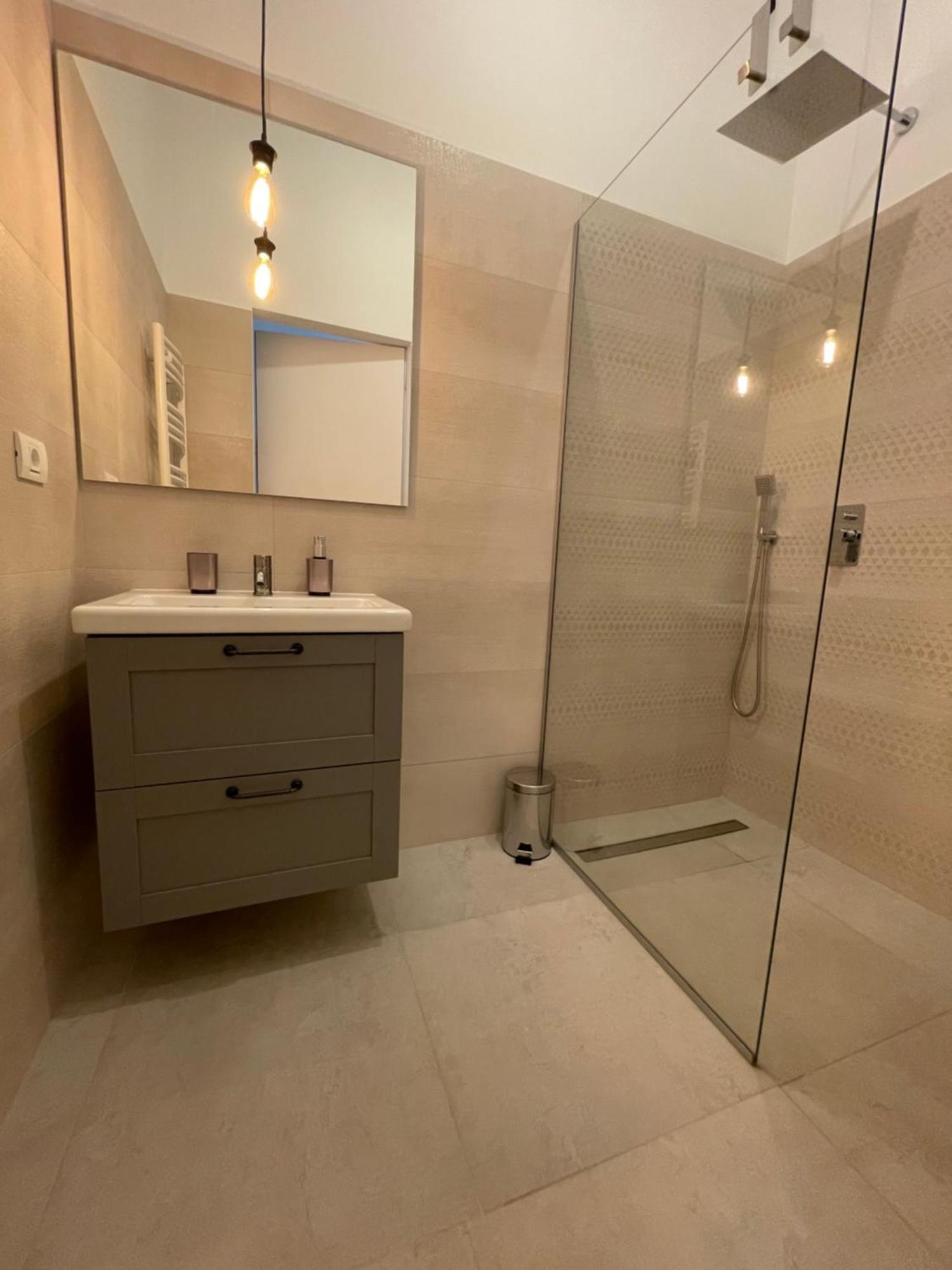 Appartement Alexander Flat_Alecsandri à Oradea Extérieur photo